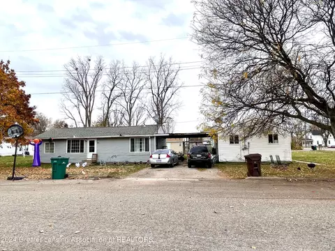 3910 Phoenix Dr, Lansing, MI 48911