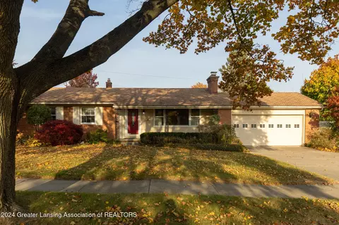 1508 Briarwood Dr, Lansing, MI 48917
