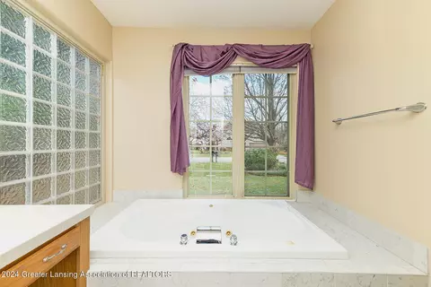 7782 Forestview Dr, Haslett, MI 48840 photo 20
