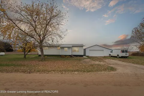 7300 S Rich Rd, Middleton, MI 48856
