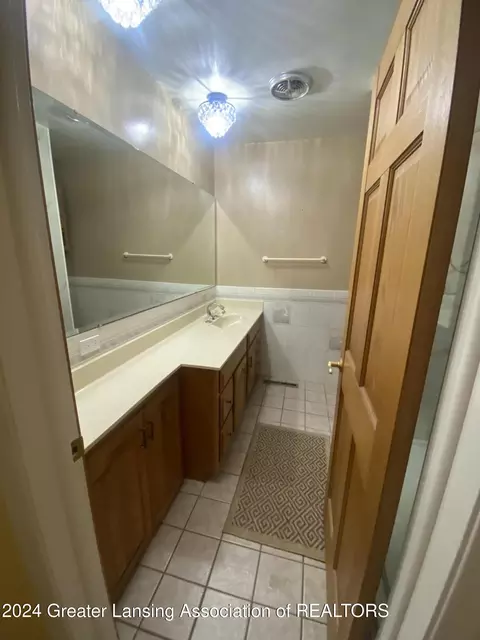 Bath - Undisclosed, Owosso, MI 48867 photo 2 of 3