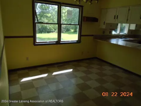 2325 N Smith Rd, Eaton Rapids, MI 48827 photo 6