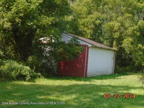 2325 N Smith Rd, Eaton Rapids, MI 48827 photo 2