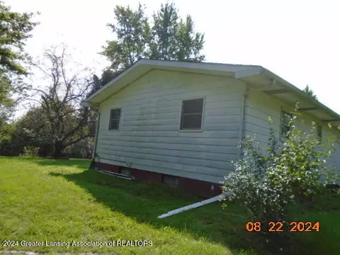 2325 N Smith Rd, Eaton Rapids, MI 48827 photo 5