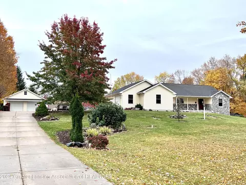 660 Creyts Rd, Dimondale, MI 48821