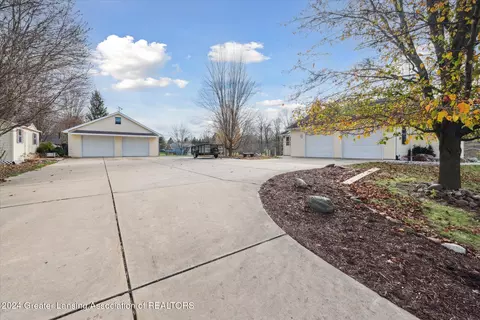 Exterior - 660 Creyts Rd, Dimondale, MI 48821 photo 9 of 12