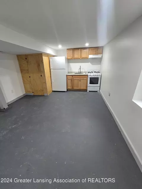Kitchen - 1024 Hill Pl, Jackson, MI 49202 photo 4 of 4
