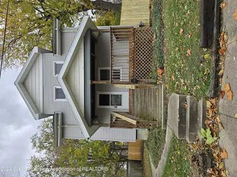 1024 Hill Pl, Jackson, MI 49202