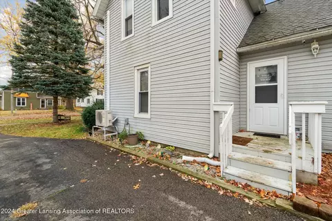 315 N Madison St, Perry, MI 48872 photo 4