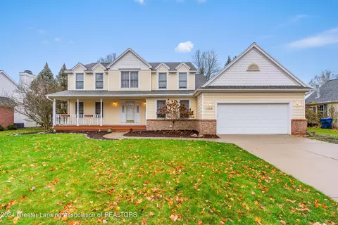 1323 S Spicewood Dr, Okemos, MI 48864