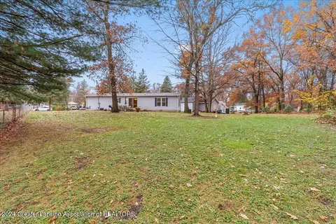 Exterior - 15383 Gary Ln, Bath, MI 48808 photo 6 of 7