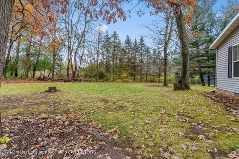 Exterior - 15383 Gary Ln, Bath, MI 48808 photo 4 of 7