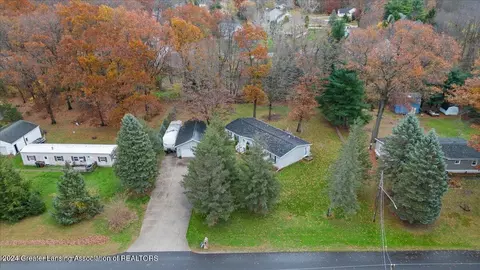 View/Area - 15383 Gary Ln, Bath, MI 48808 photo 2 of 10