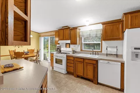 Kitchen - 15383 Gary Ln, Bath, MI 48808 photo 1 of 3