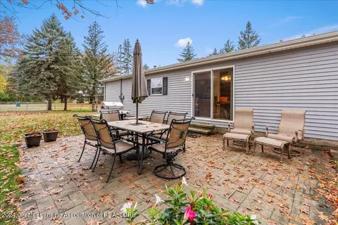 Exterior - 15383 Gary Ln, Bath, MI 48808 photo 2 of 7