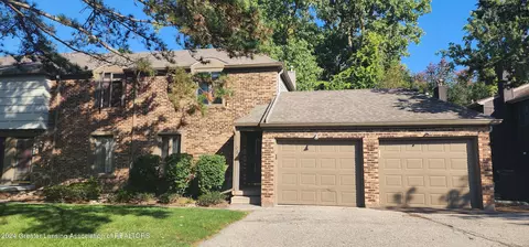 686 Jaywood Dr, East Lansing, MI 48823