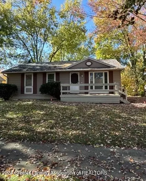 3106 Norwich Rd, Lansing, MI 48911