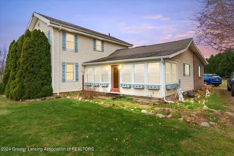 6105 E Clinton Trl, Eaton Rapids, MI 48827