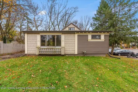 3301 W Mt Hope Ave, Lansing, MI 48911
