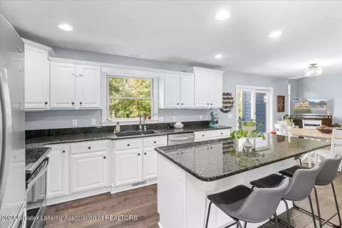 Kitchen - 214 Brookstone Cir, Dewitt, MI 48820 photo 1 of 5