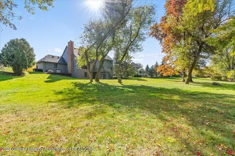 Exterior - 214 Brookstone Cir, Dewitt, MI 48820 photo 8 of 12