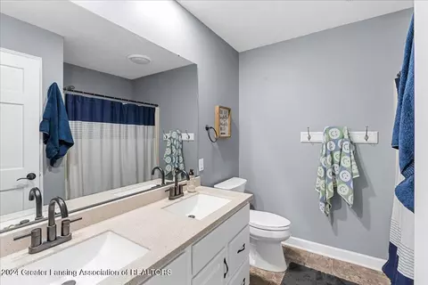 Bath - 214 Brookstone Cir, Dewitt, MI 48820 photo 4 of 5