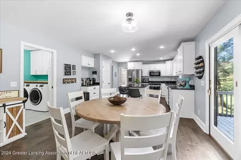 Dining - 214 Brookstone Cir, Dewitt, MI 48820 photo 2 of 2