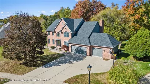 214 Brookstone Cir, Dewitt, MI 48820