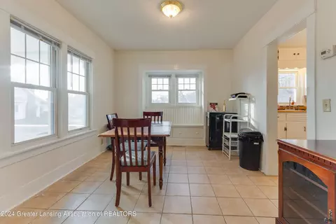 Dining - 911 Mahlon St, Lansing, MI 48906 photo 2 of 2