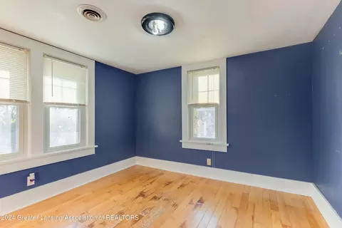 Bedroom - 911 Mahlon St, Lansing, MI 48906 photo 2 of 2