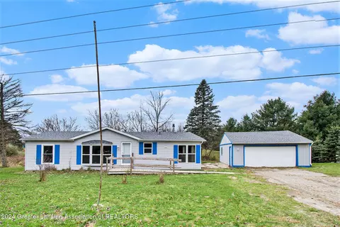 7384 Colby Lake Rd, Laingsburg, MI 48848