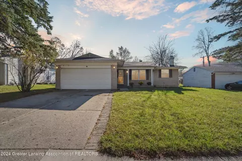 4131 Windward Dr, Lansing, MI 48911 photo 2