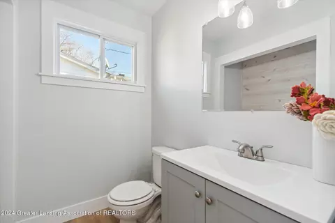 4131 Windward Dr, Lansing, MI 48911 photo 27