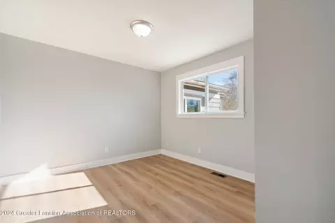 4131 Windward Dr, Lansing, MI 48911 photo 23
