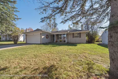4131 Windward Dr, Lansing, MI 48911 photo 3
