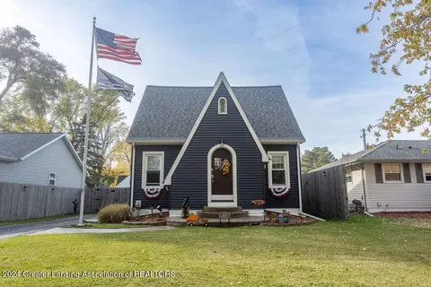 623 Julian Ave, Lansing, MI 48917
