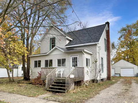 319 Johnson St, Charlotte, MI 48813