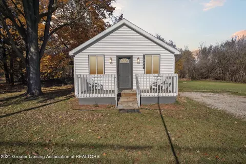 1921 E Willoughby Rd, Holt, MI 48842