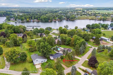 4827 Skyline Dr, Perrinton, MI 48871