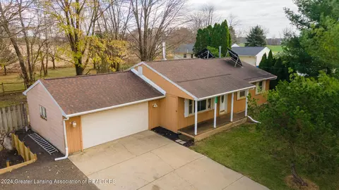1957 S Smith Rd, Eaton Rapids, MI 48827