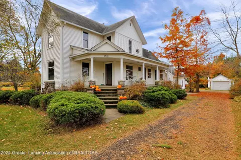 1511 N Clinton Trl, Charlotte, MI 48813