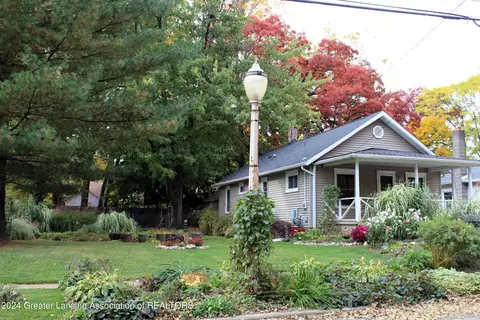 524 Regent St, Lansing, MI 48912