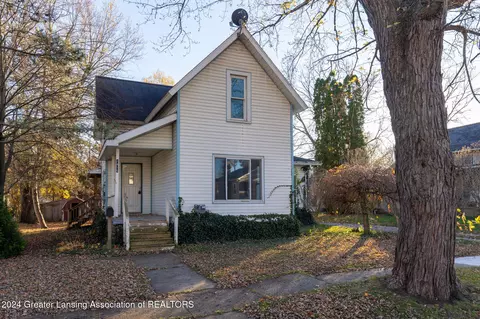 1415 Young St, Owosso, MI 48867