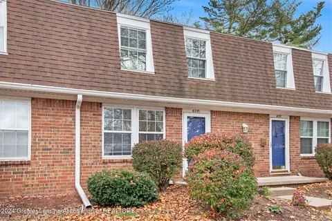 6255 Beechfield Dr, Lansing, MI 48911