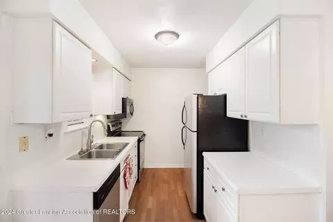 6255 Beechfield Dr, Lansing, MI 48911 photo 9