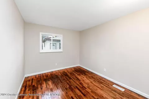 Bedroom - 4024 Heathgate Dr, Lansing, MI 48911 photo 1 of 2