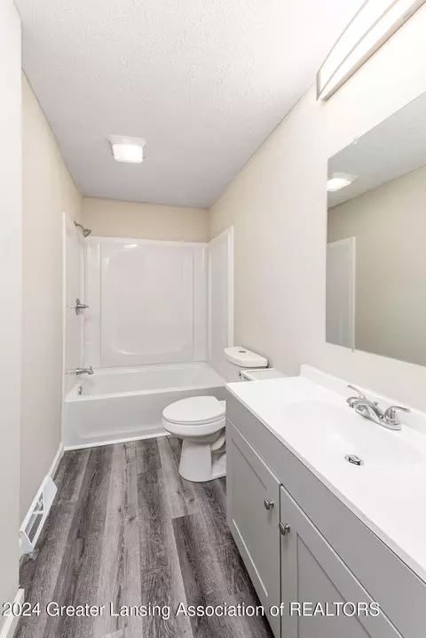 Bath - 4024 Heathgate Dr, Lansing, MI 48911 photo 1 of 1