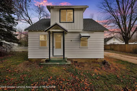 2210 S Washington Rd, Lansing, MI 48911