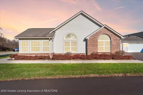 3014 Hamlet Cir, East Lansing, MI 48823
