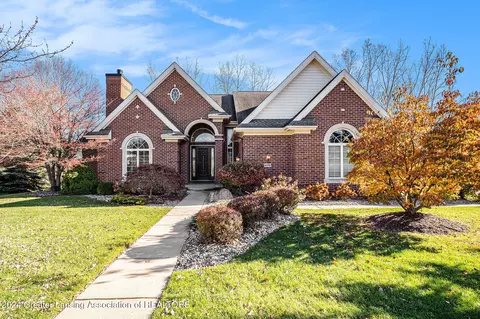 6170 Whitehills Lake Dr, East Lansing, MI 48823